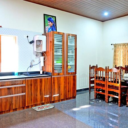 Hulihara Homestay - Full Villa, Coffee Estate & Balcony View Sakleshpur Eksteriør bilde