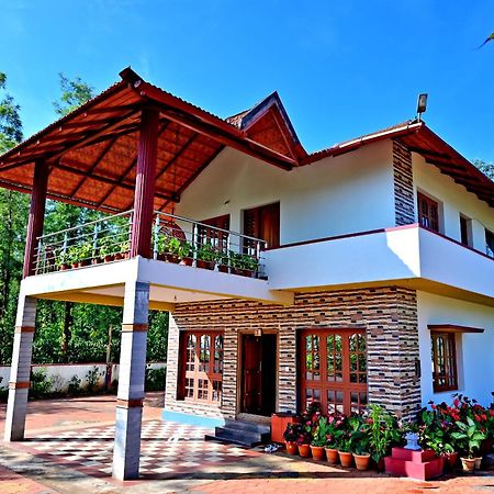 Hulihara Homestay - Full Villa, Coffee Estate & Balcony View Sakleshpur Eksteriør bilde