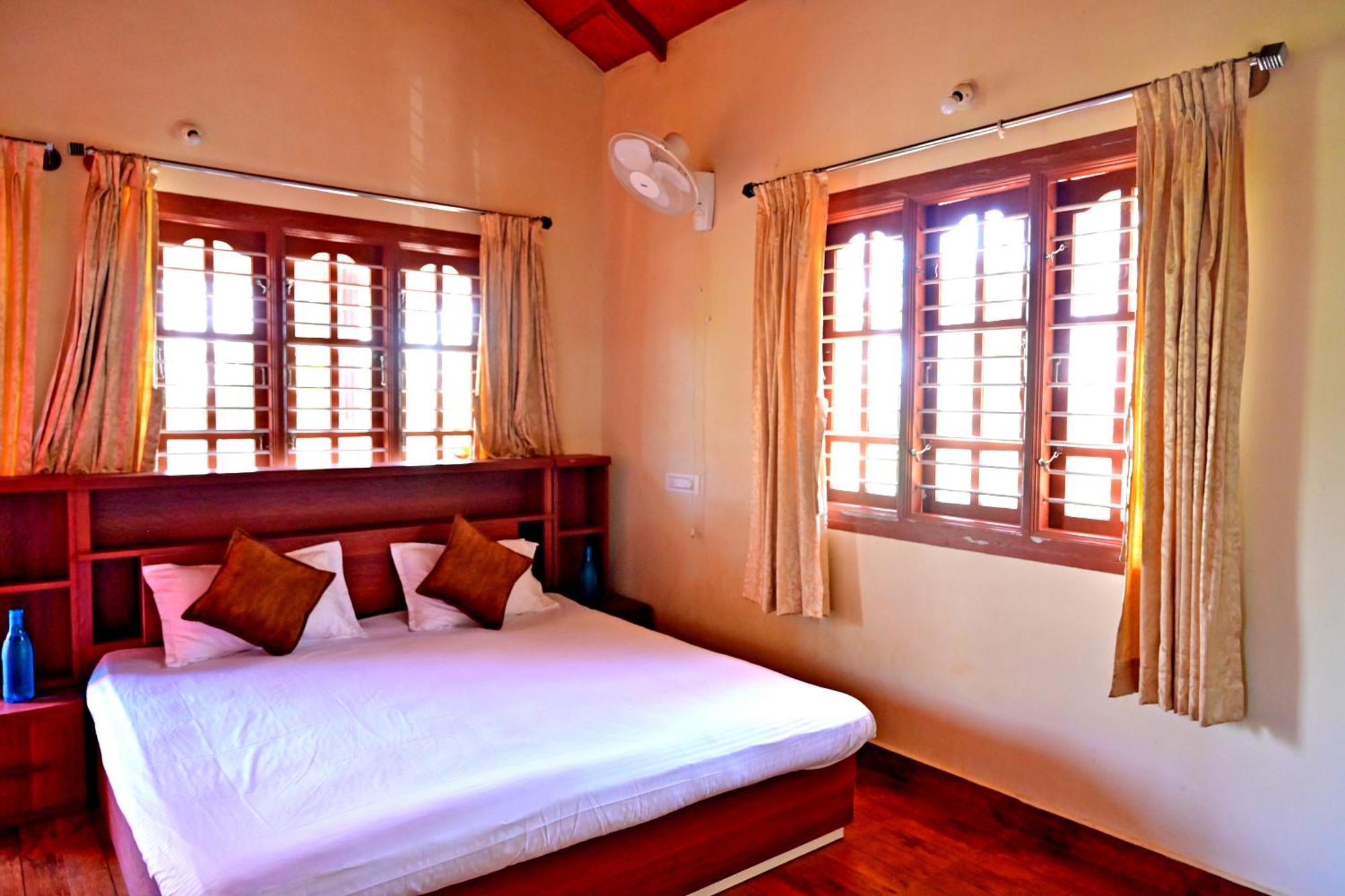 Hulihara Homestay - Full Villa, Coffee Estate & Balcony View Sakleshpur Eksteriør bilde