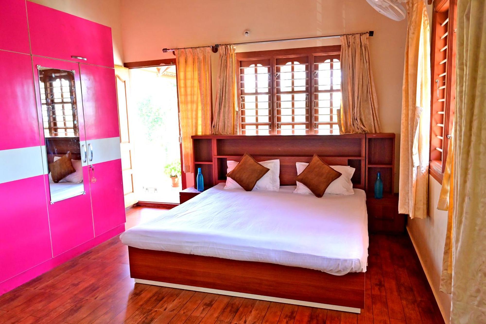 Hulihara Homestay - Full Villa, Coffee Estate & Balcony View Sakleshpur Eksteriør bilde