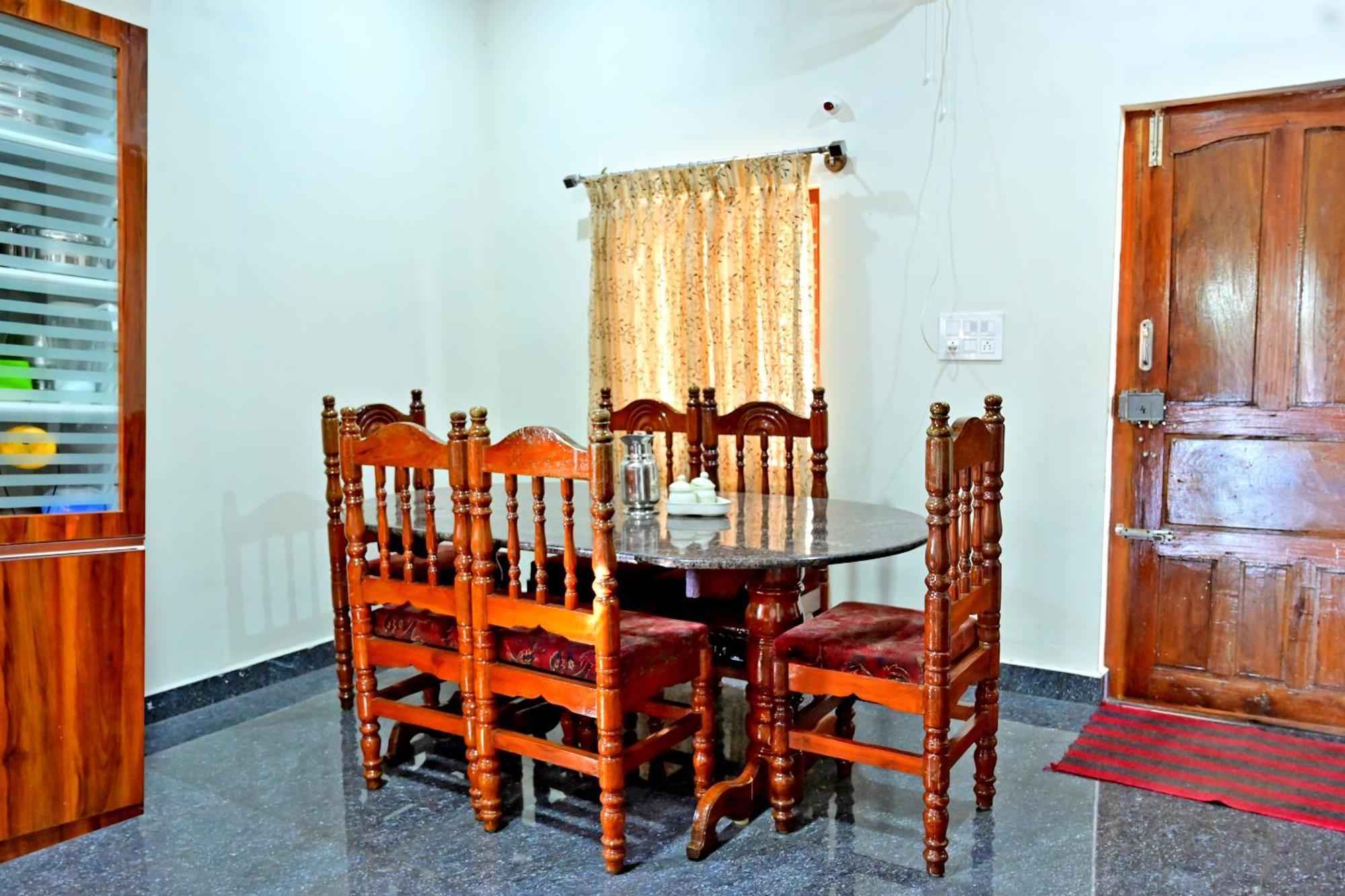 Hulihara Homestay - Full Villa, Coffee Estate & Balcony View Sakleshpur Eksteriør bilde