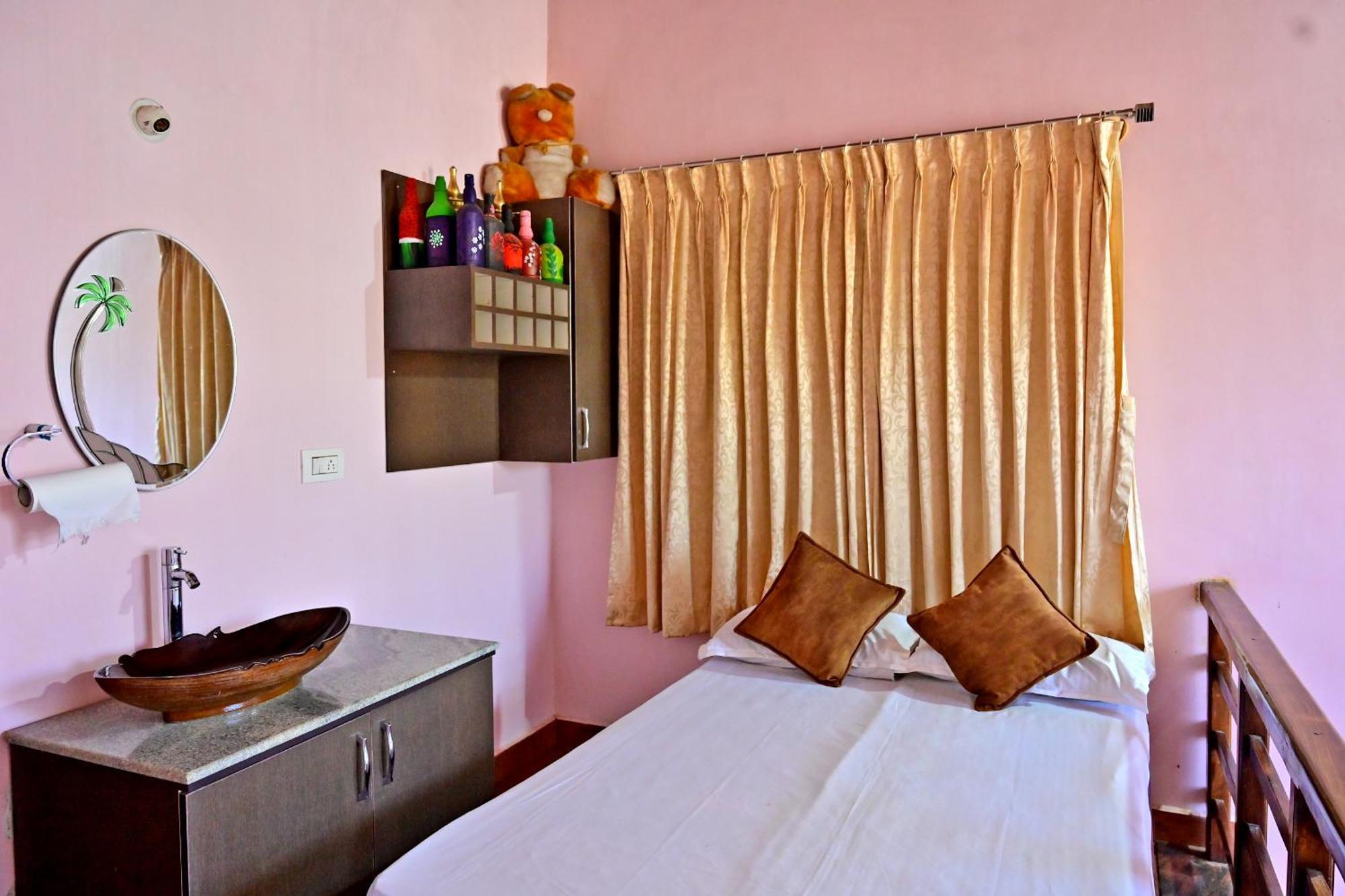 Hulihara Homestay - Full Villa, Coffee Estate & Balcony View Sakleshpur Eksteriør bilde